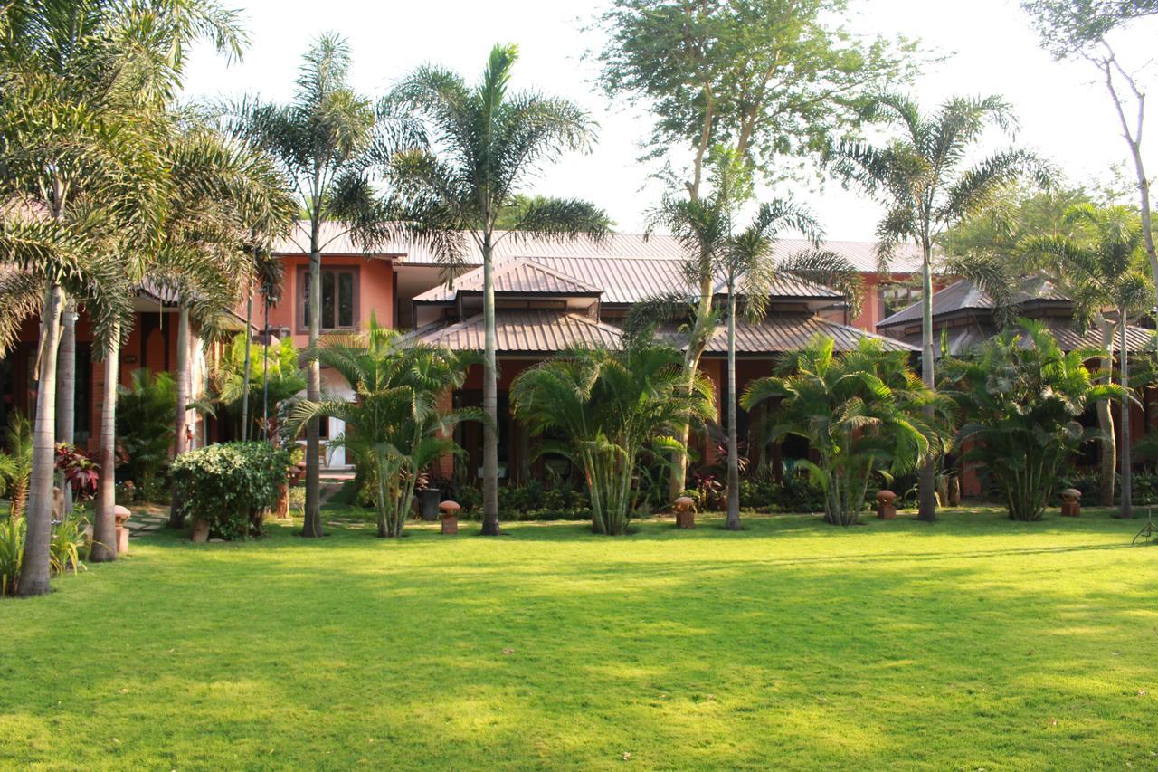Bawga Theiddhi Hotel باغان المظهر الخارجي الصورة