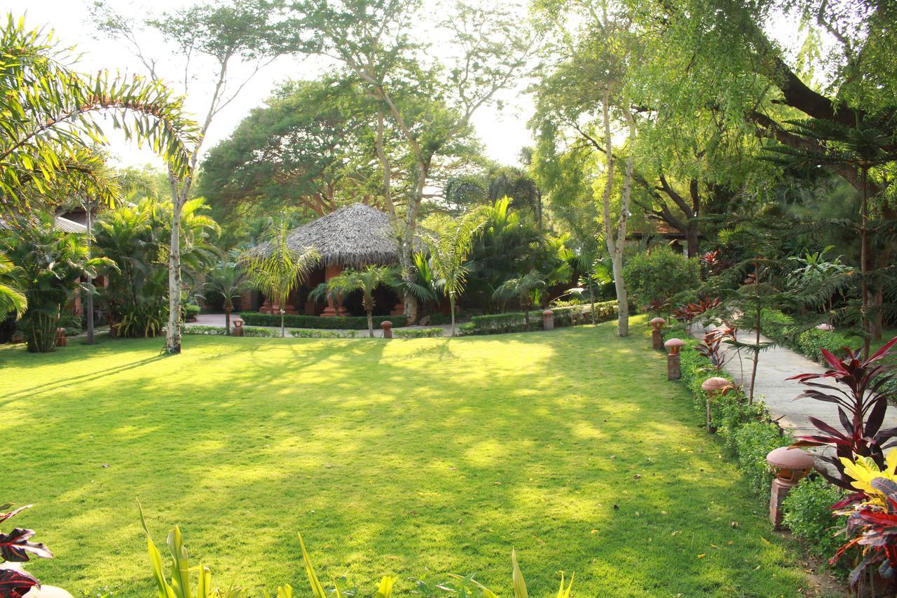 Bawga Theiddhi Hotel باغان المظهر الخارجي الصورة