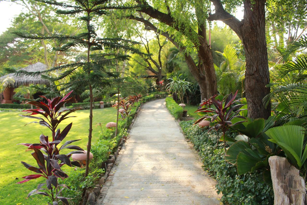 Bawga Theiddhi Hotel باغان المظهر الخارجي الصورة